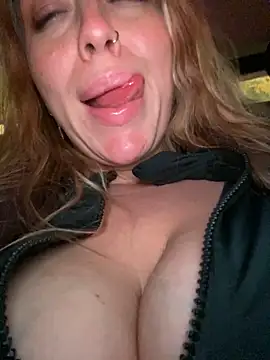 Snapshot of Sweet___Emily chatting on January 5, 8:10 pm Sweet   Emily online show from January 5, 8:10 pm