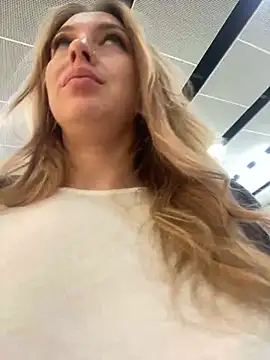 Snapshot of Sweet___Emily chatting on January 29, 2:10 pm Sweet   Emily online show from January 29, 2:10 pm