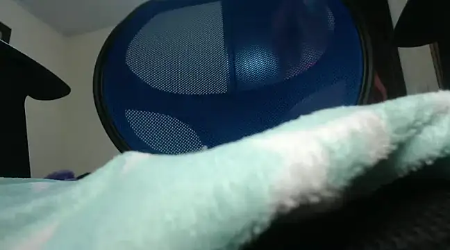 Amy Walker online show from December 27, 11:10 pm