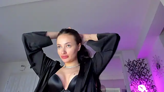 IreneVON online show from February 7, 6:24 am