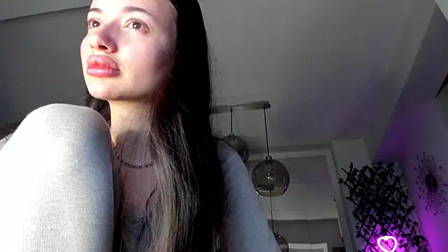 IreneVON online show from February 12, 3:38 pm