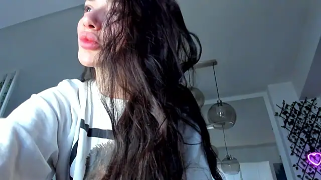 IreneVON online show from March 3, 6:26 am