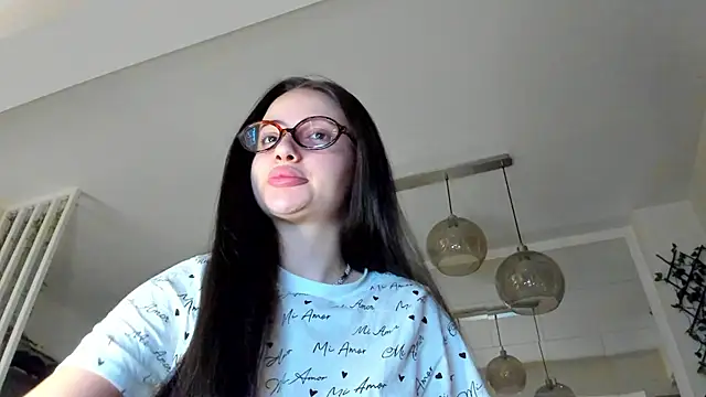 IreneVON online show from December 5, 5:49 am