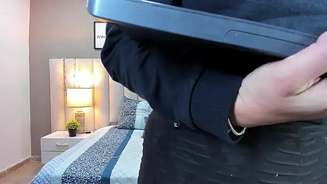 Snapshot of sara_parker069 chatting on October 9, 9:40 am sara parker069 online show from October 9, 9:40 am