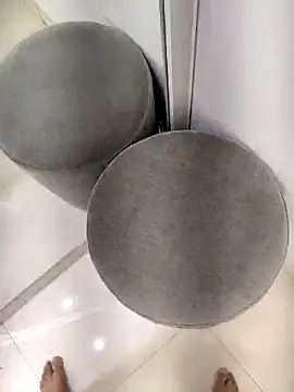 KingCobraClassy online show from March 20, 5:35 am