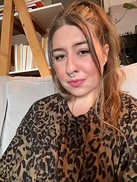 sophielove888 online show from March 12, 11:33 pm