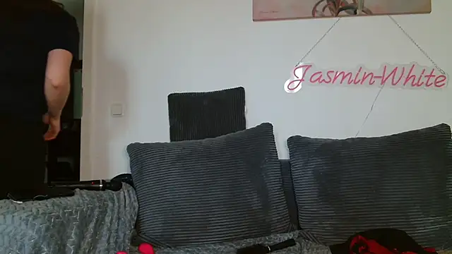 Jasmin-White online show from May 6, 4:01 pm