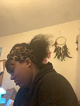 Snapshot of Sexy_ebony_BunNey chatting on March 6, 3:02 pm Sexy ebony BunNey online show from March 6, 3:02 pm