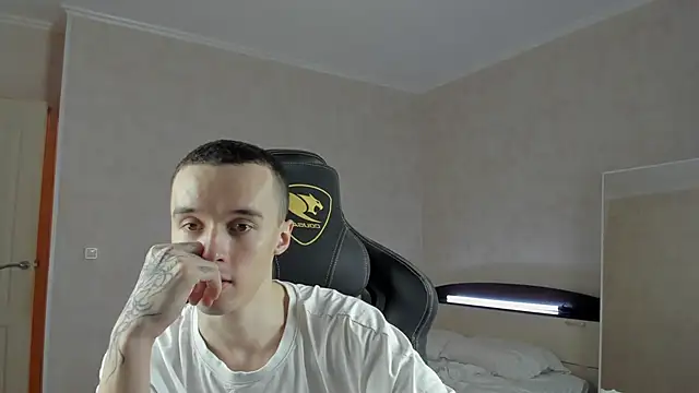 Snapshot of MasonWarholl chatting on December 27, 6:20 pm MasonWarholl online show from December 27, 6:20 pm