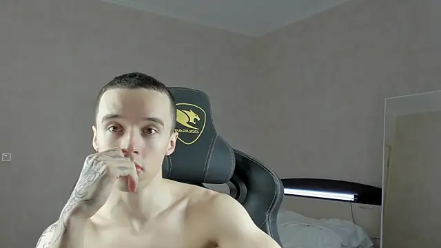 Snapshot of MasonWarholl chatting on December 30, 8:47 pm MasonWarholl online show from December 30, 8:47 pm