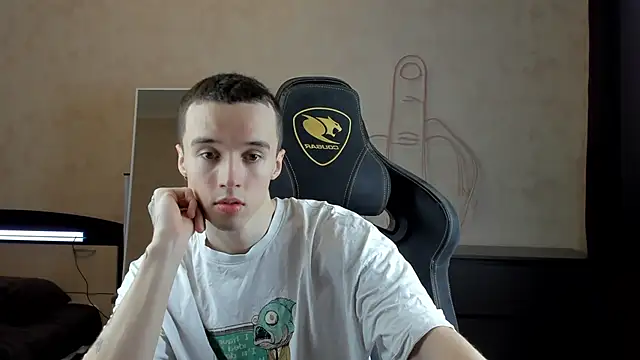 Snapshot of MasonWarholl chatting on January 7, 10:52 pm MasonWarholl online show from January 7, 10:52 pm