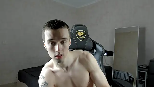 Snapshot of MasonWarholl chatting on January 19, 6:21 pm MasonWarholl online show from January 19, 6:21 pm