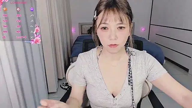 Snapshot of miyababytw chatting on April 29, 4:33 pm miyababytw online show from April 29, 4:33 pm