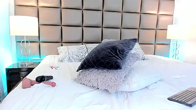 AnnyHizzle online show from February 22, 12:27 am