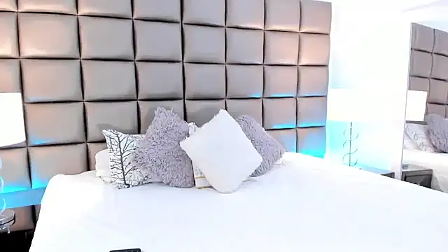 AnnyHizzle online show from March 9, 9:57 pm