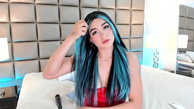 AnnyHizzle online show from March 18, 3:31 am