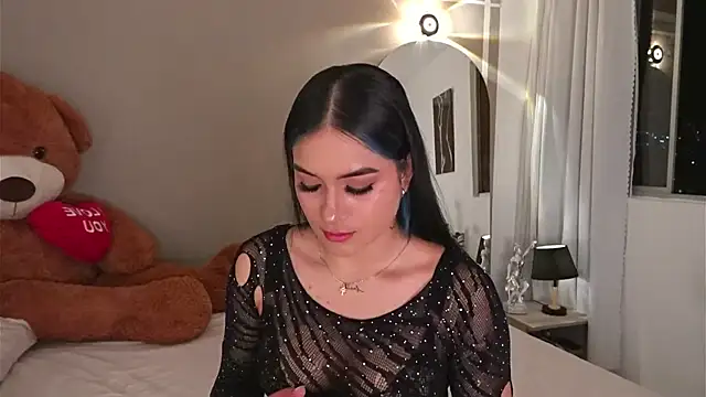 AnnyHizzle online show from November 13, 1:37 am