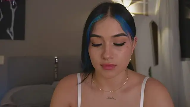 AnnyHizzle online show from December 19, 3:13 am