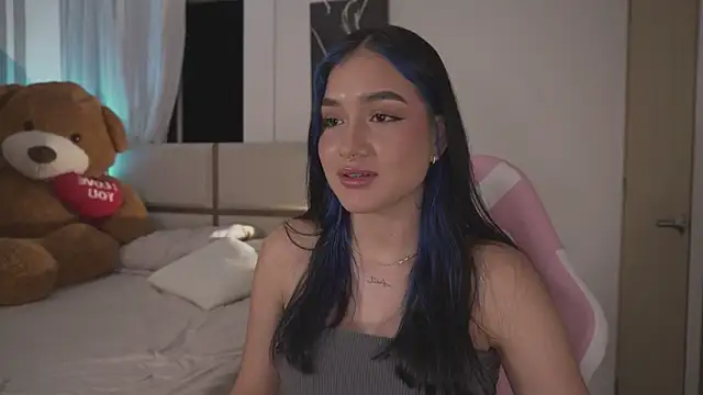 AnnyHizzle online show from May 3, 3:12 am
