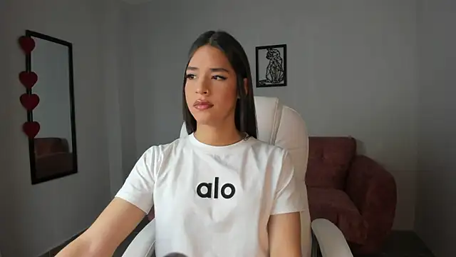 Snapshot of Alice23jones chatting on March 7, 12:45 pm Alice23jones online show from March 7, 12:45 pm