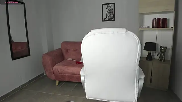 Snapshot of Alice23jones chatting on September 11, 3:12 pm Alice23jones online show from September 11, 3:12 pm