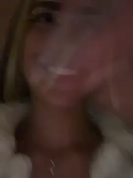 Snapshot of liaa_18 chatting on February 19, 4:55 am liaa 18 online show from February 19, 4:55 am