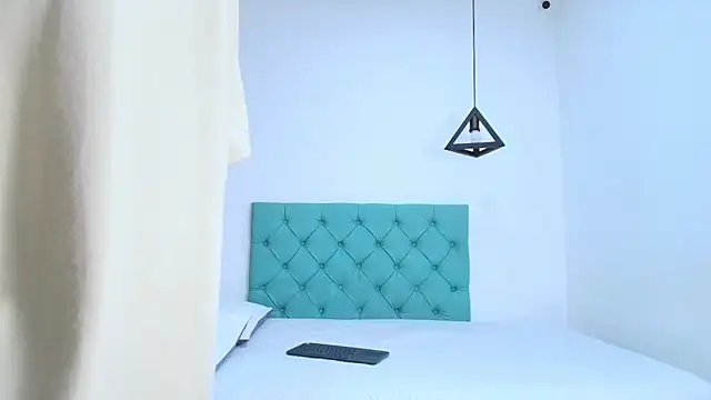 Tinny and Candy online show from February 16, 1:16 pm