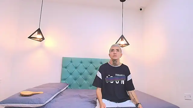 Tinny and Candy online show from February 27, 1:28 pm