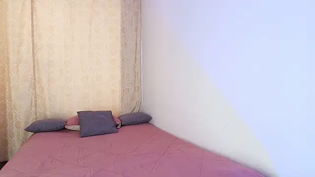 Tinny and Candy online show from February 9, 6:12 pm