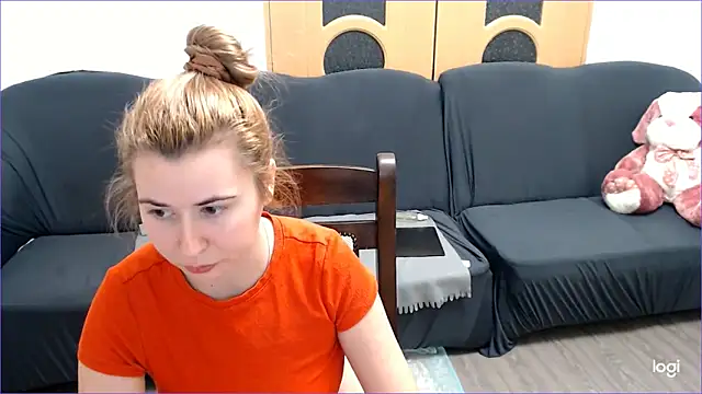 Snapshot of VioletaFlower7 chatting on January 19, 9:45 pm VioletaFlower7 online show from January 19, 9:45 pm