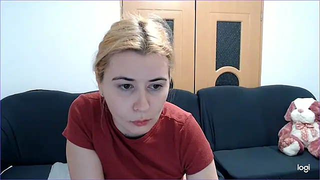 Snapshot of VioletaFlower7 chatting on February 17, 8:26 pm VioletaFlower7 online show from February 17, 8:26 pm