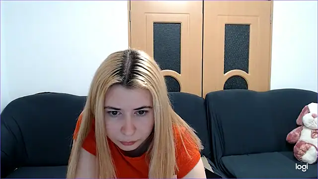 Snapshot of VioletaFlower7 chatting on March 13, 8:59 am VioletaFlower7 online show from March 13, 8:59 am