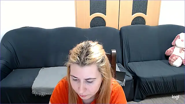 Snapshot of VioletaFlower7 chatting on March 13, 9:16 pm VioletaFlower7 online show from March 13, 9:16 pm