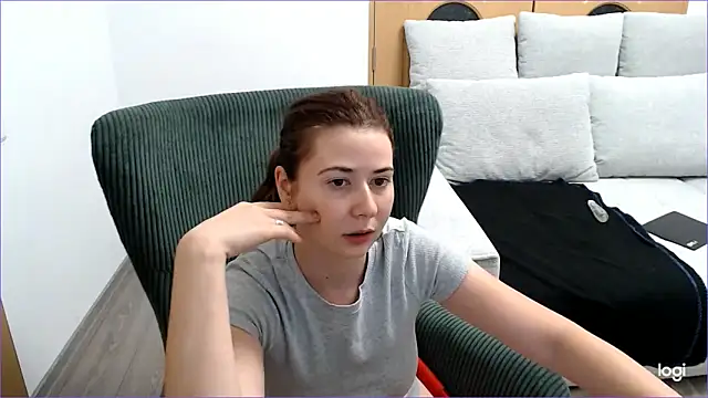 Snapshot of VioletaFlower7 chatting on September 14, 8:08 pm VioletaFlower7 online show from September 14, 8:08 pm