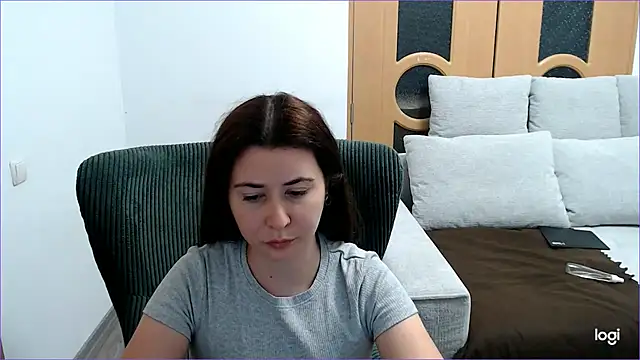 Snapshot of VioletaFlower7 chatting on October 6, 2:36 pm VioletaFlower7 online show from October 6, 2:36 pm