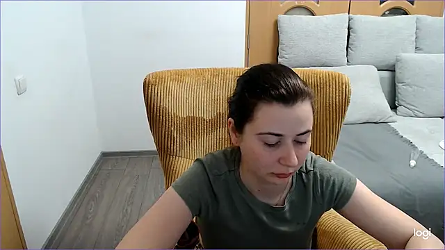 Snapshot of VioletaFlower7 chatting on March 22, 8:45 pm VioletaFlower7 online show from March 22, 8:45 pm