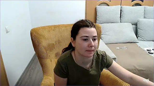 Snapshot of VioletaFlower7 chatting on March 24, 8:52 am VioletaFlower7 online show from March 24, 8:52 am