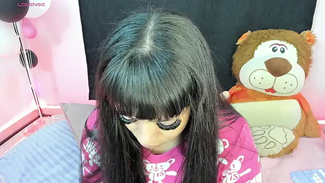 zoesullivan online show from December 18, 1:02 pm