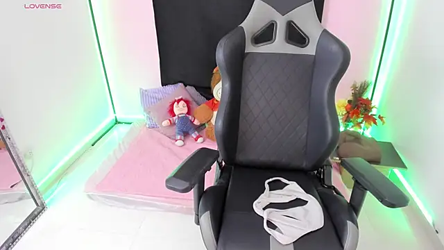 zoesullivan online show from December 24, 9:50 am