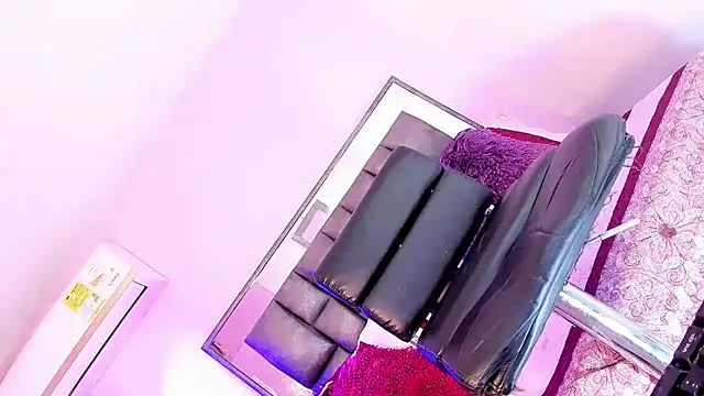 ShantalGirs online show from February 12, 6:51 am