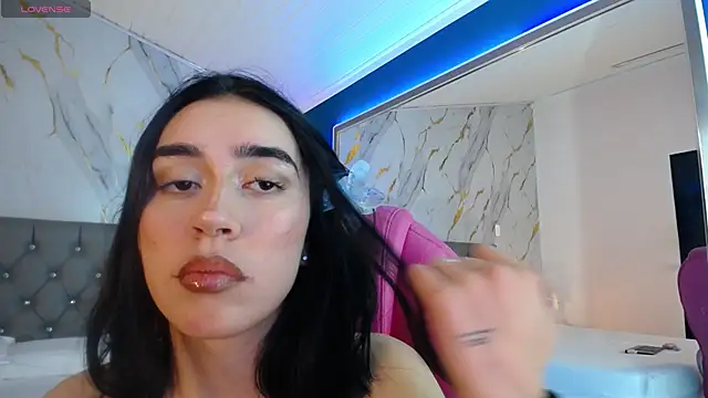 Julieta De Los Angeles online show from January 20, 6:53 am