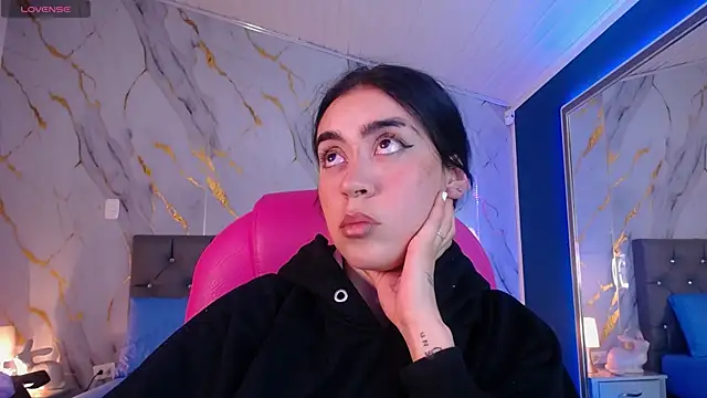 Julieta De Los Angeles online show from February 5, 9:46 am