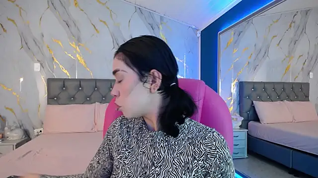 Julieta De Los Angeles online show from February 21, 3:56 am