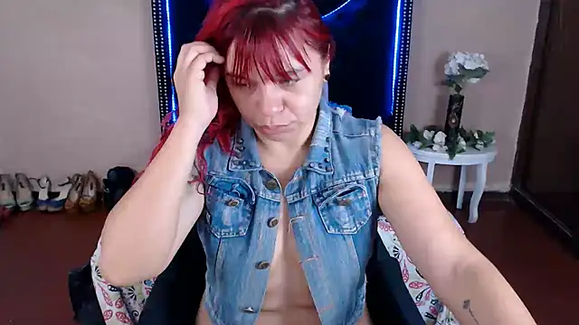 Snapshot of VioletaaaSlave chatting on July 11, 11:13 am VioletaaaSlave online show from July 11, 11:13 am
