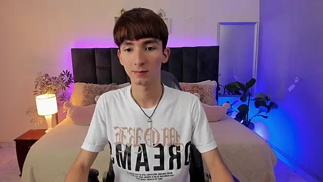 Snapshot of Jake_evans chatting on June 9, 1:45 pm Jake evans online show from June 9, 1:45 pm