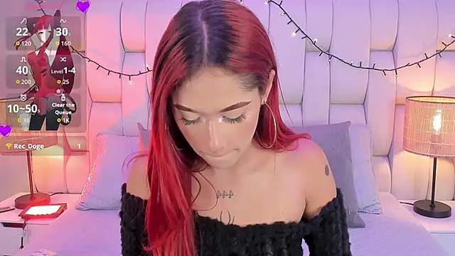 SkinnyFoxy online show from November 29, 7:50 pm