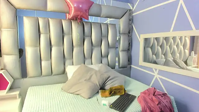 sophia ny online show from December 1, 1:38 pm