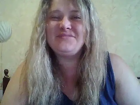 Snapshot of ParisMimi chatting on April 29, 10:41 am ParisMimi online show from April 29, 10:41 am