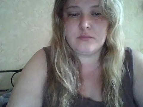 Snapshot of ParisMimi chatting on May 20, 7:36 am ParisMimi online show from May 20, 7:36 am