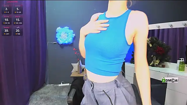 liana kisses online show from February 4, 3:04 pm